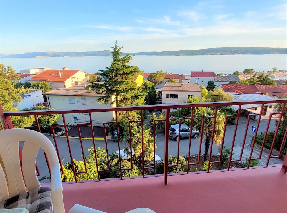 Sleek and Serene Rooms Crikvenica