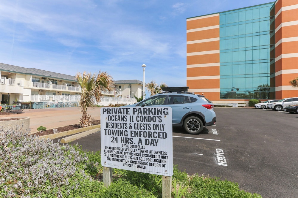 Exclusive Beach Access: VA Beach Studio Condo!