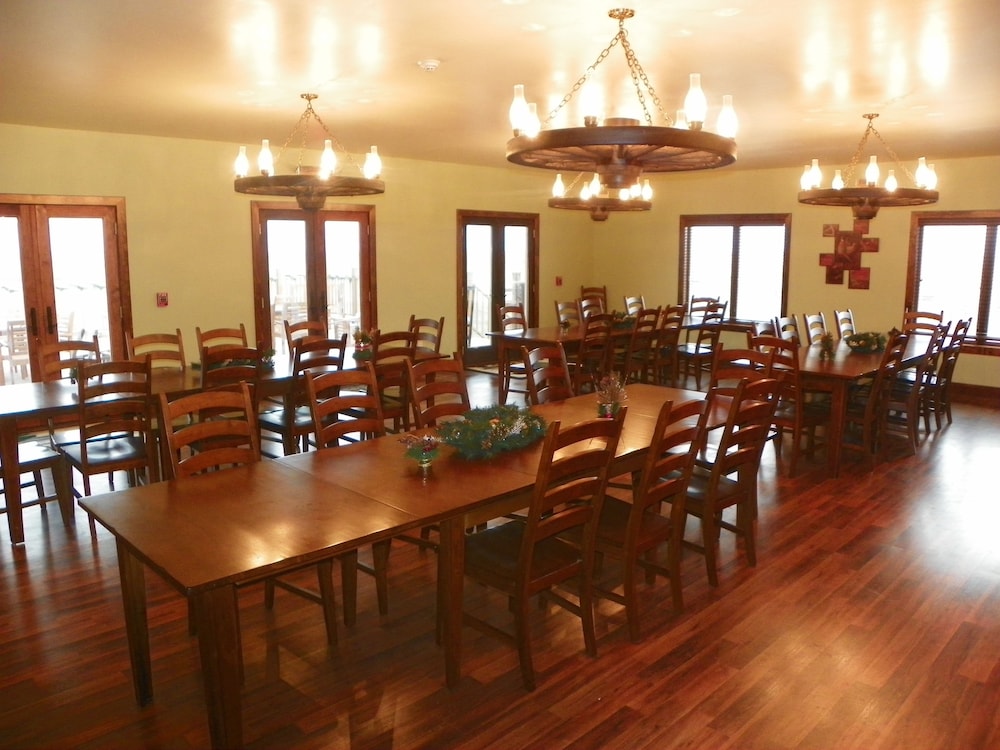 Dakota Prairie Lodge & Resort
