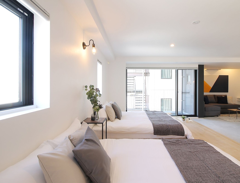 bHotel