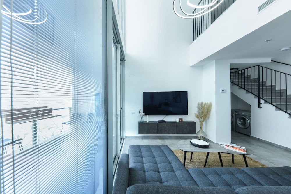 Luxe Apt in Top Tel Aviv Neighborhood view 4