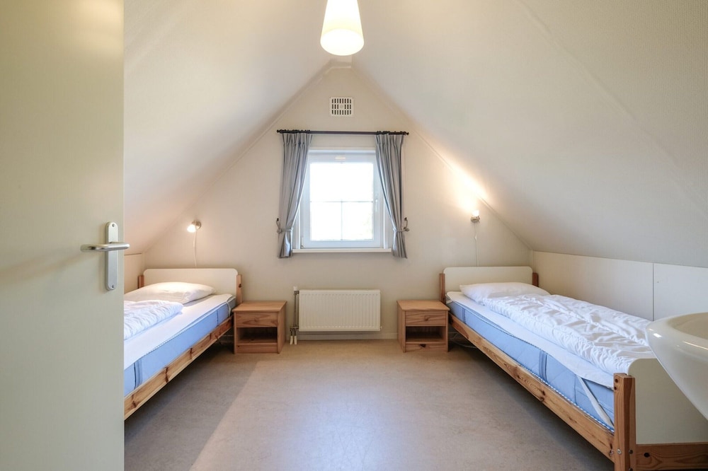 6-person Holiday Villa With Garden