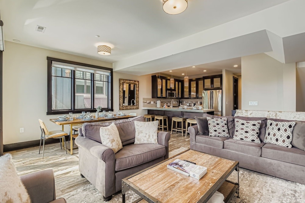 Tranquil Blackstone Getaway 3 Bedroom Townhouse