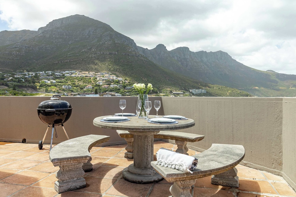 Beachfront Villa Sea Breeze ,hout Bay