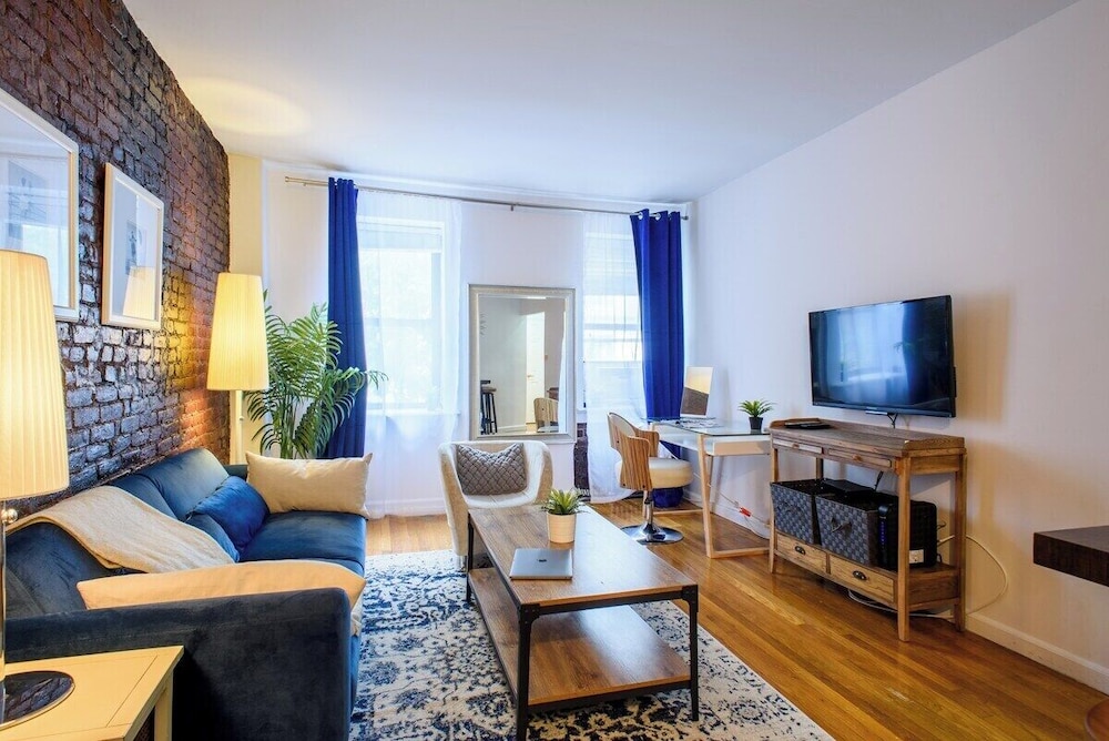 350 Gramercy Apt