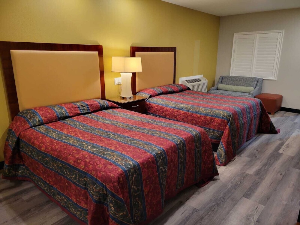 Stadium Inn & Spas