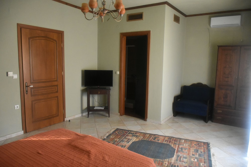 Lefkippos Mansion near Alexandroupolis view 3