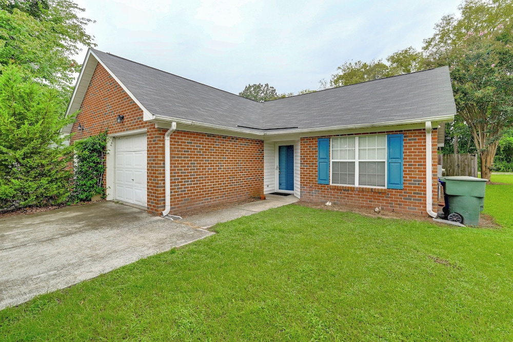 1 Mi to ECU Hospital: Greenville Home w/ Yard!