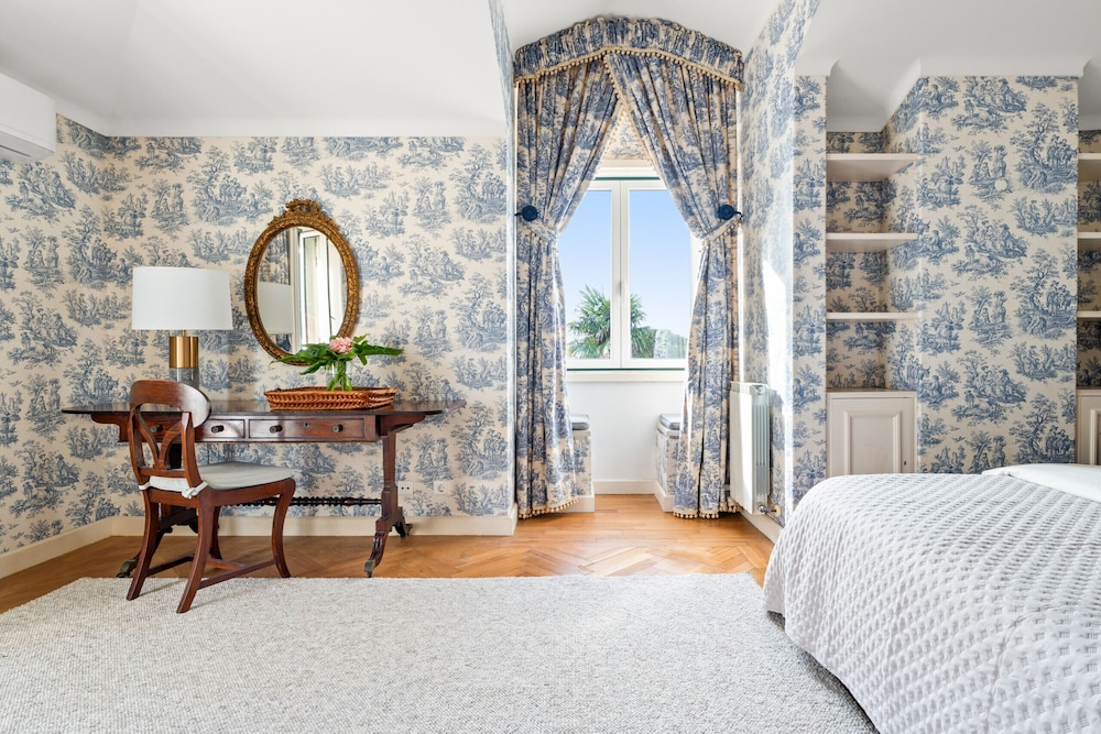 Fairview Villa by Cadenzalux