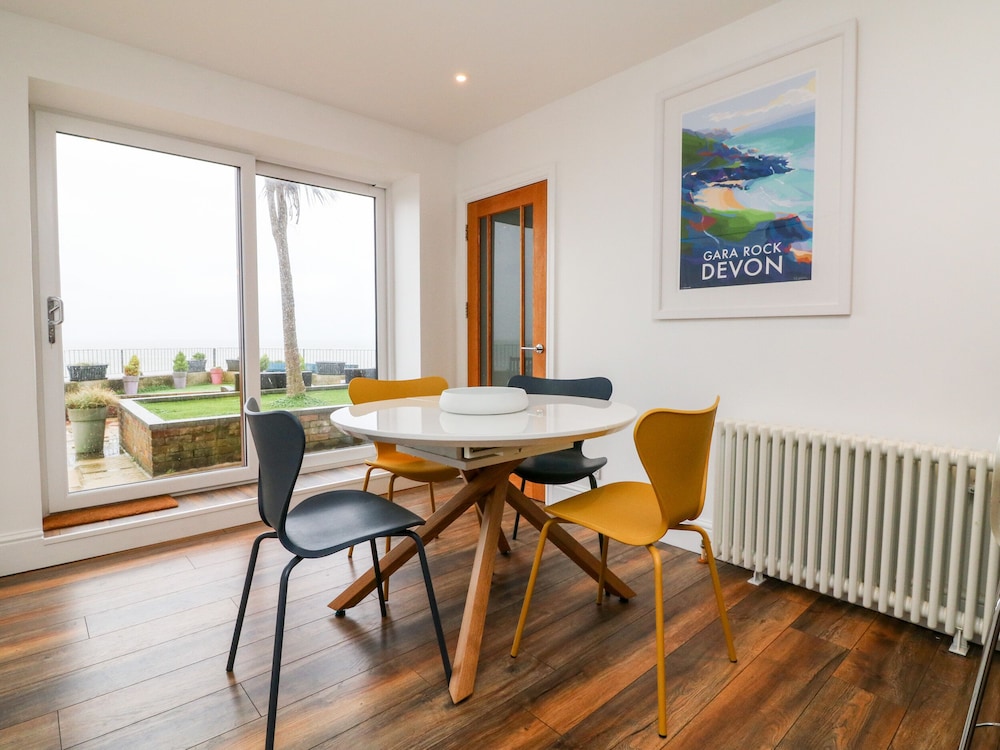 1 Cheyne Beach Apartments