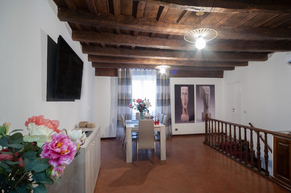 StarHome NAVONA