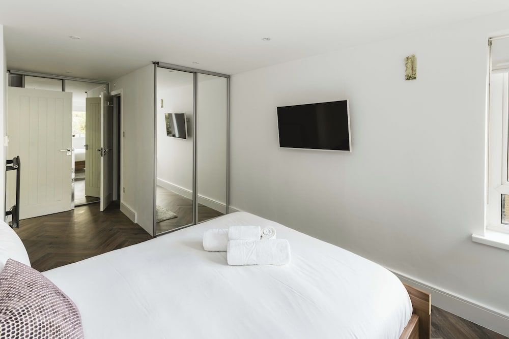 ;Stunning 2BD Apartment in Maida Vale