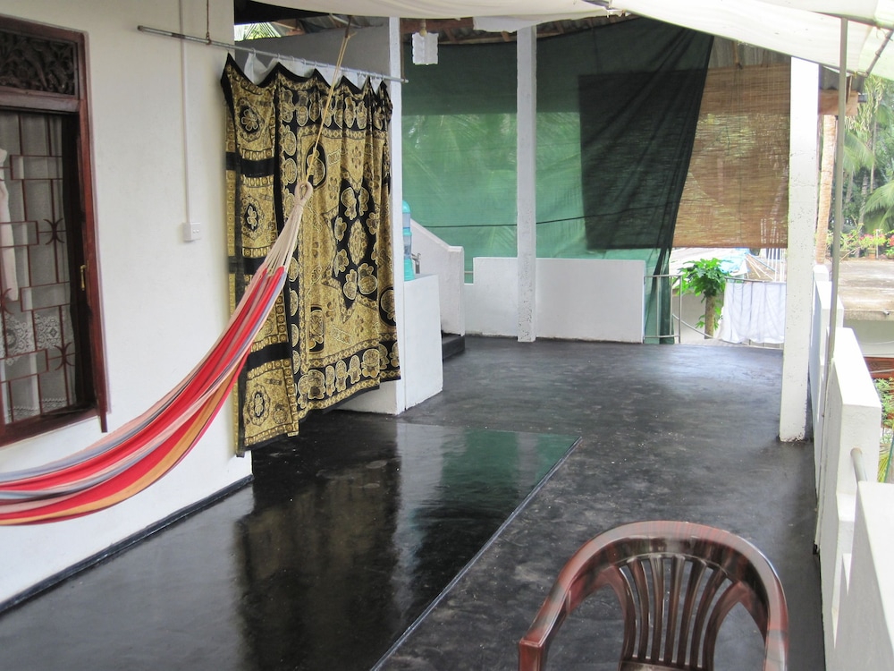 Jungleside House