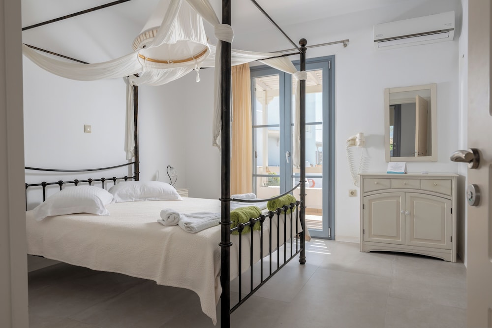 Iliada Villas photo 5