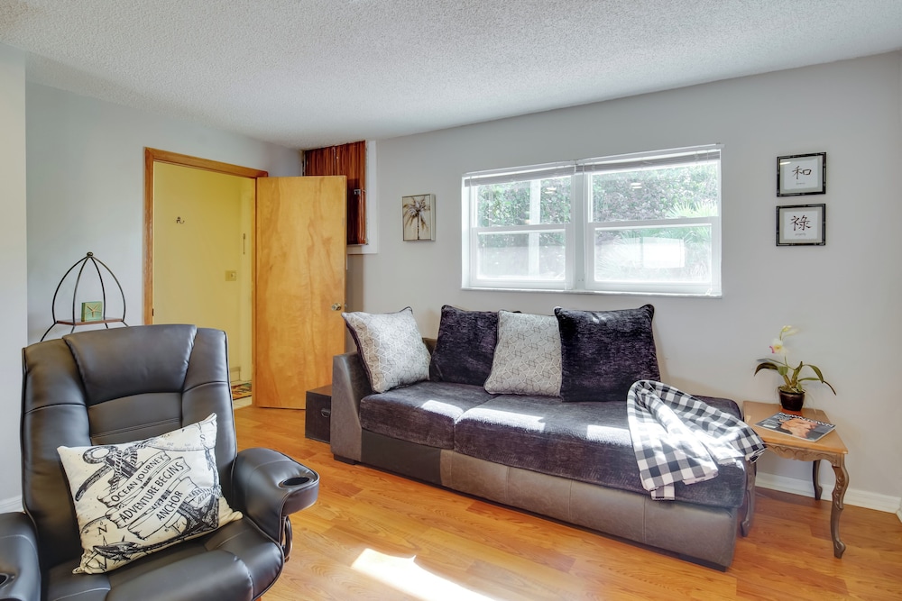 Next to Turtle Preserve: Oceanside Florida Retreat