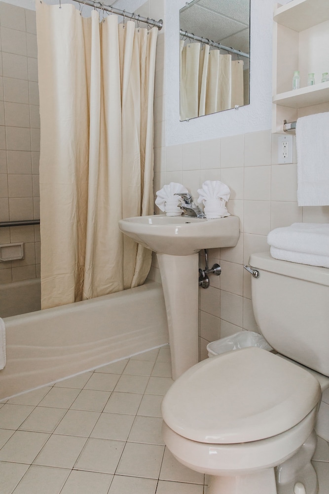 AA Heart of Wildwood Motels
