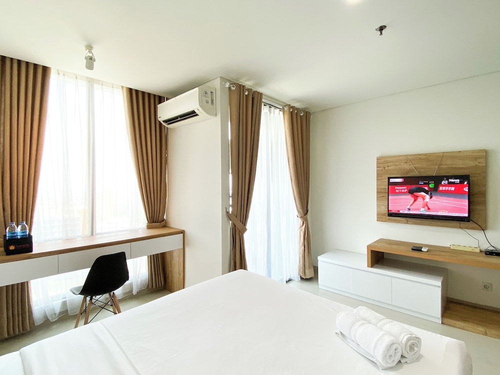 Wooden Touch Studio At Lrt City Bekasi Apartment