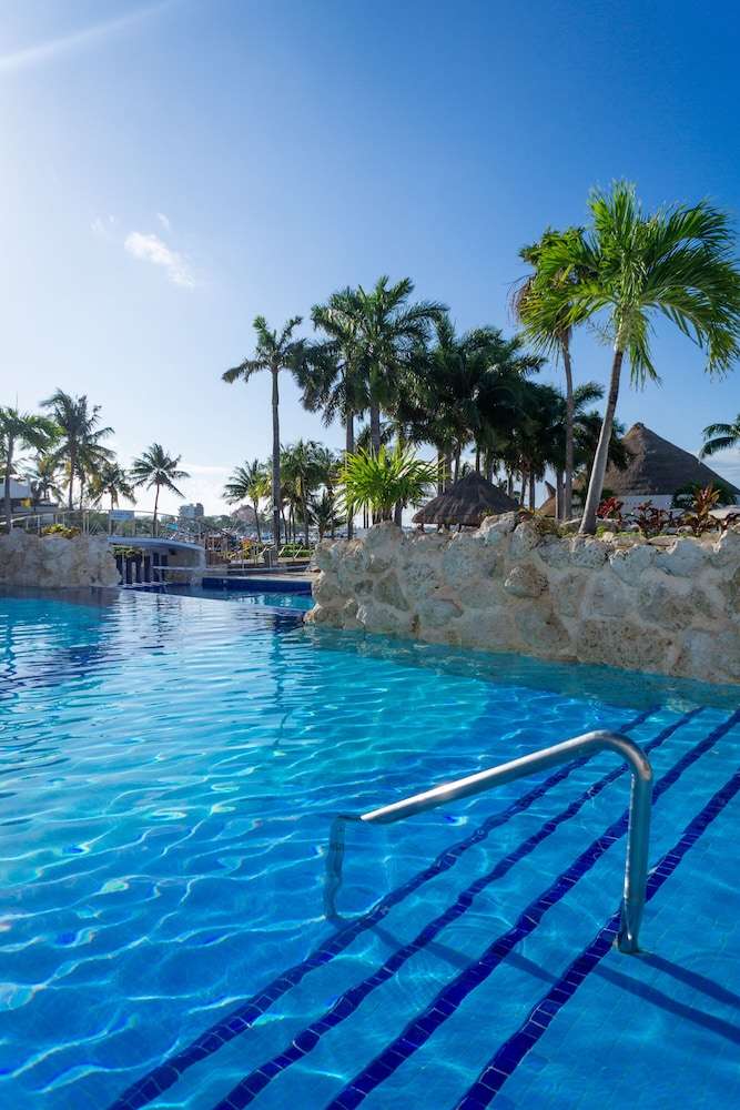 Sunset Marina Resort & Yacht Club