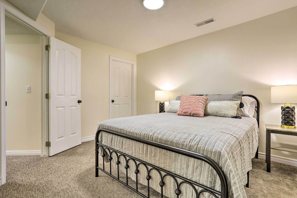 Spacious Family Home, 3 Mi to Dtwn Cedar City view 3