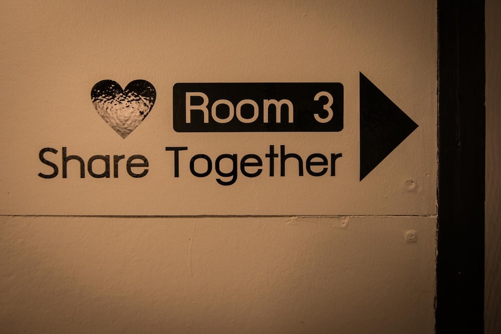 4Share Hostel - Adults Only