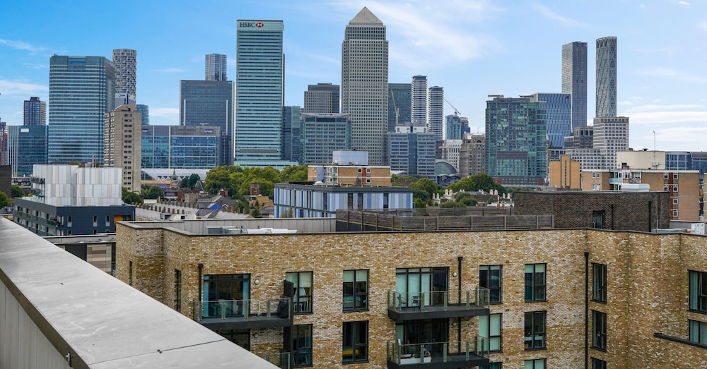 Skyline View 1 Bed Apartment Sleeps 2 - Balcony