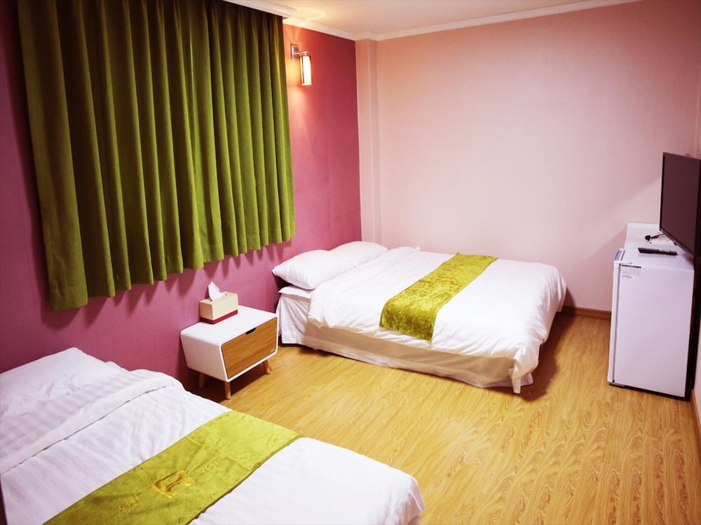 Jeju R Hotel & Guest House - Hostel