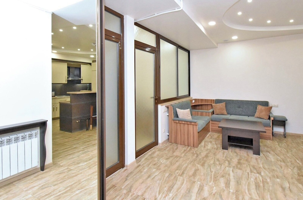 Apartment on Yekmalyan street