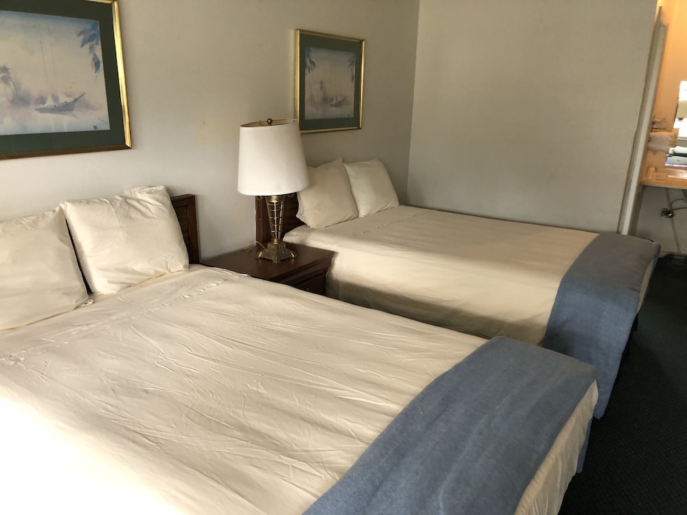 Lake City Vacations - Motel 8 Lake City - Property Image 17