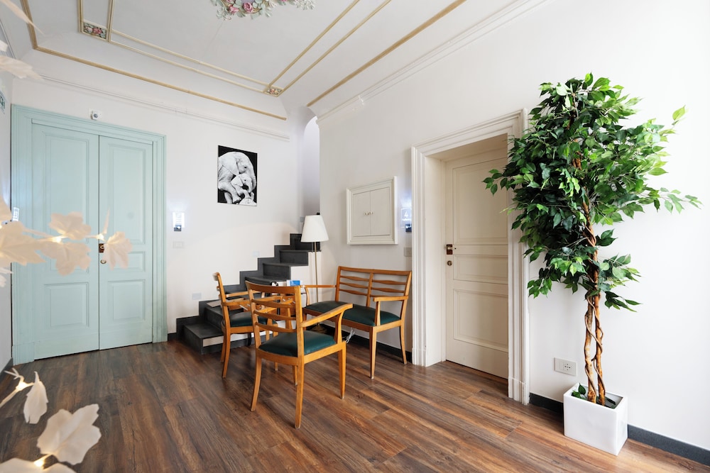 Holiday Lux Boutique Room