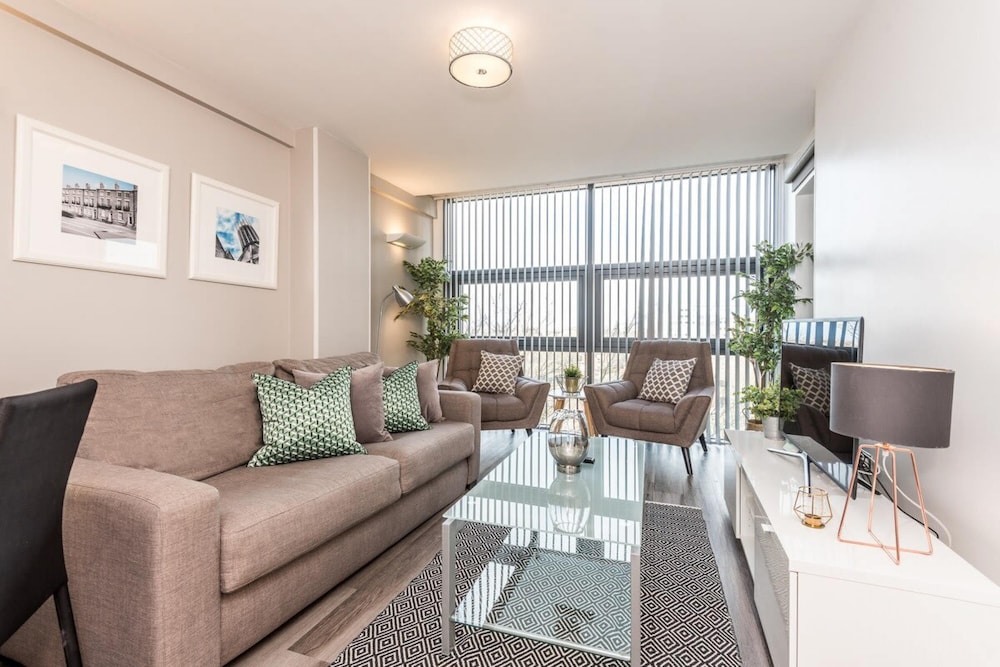 Host Apartments Standish Street Place