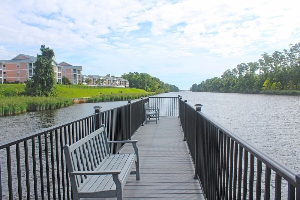 Waterway Village 17h 2 Bedroom Condo