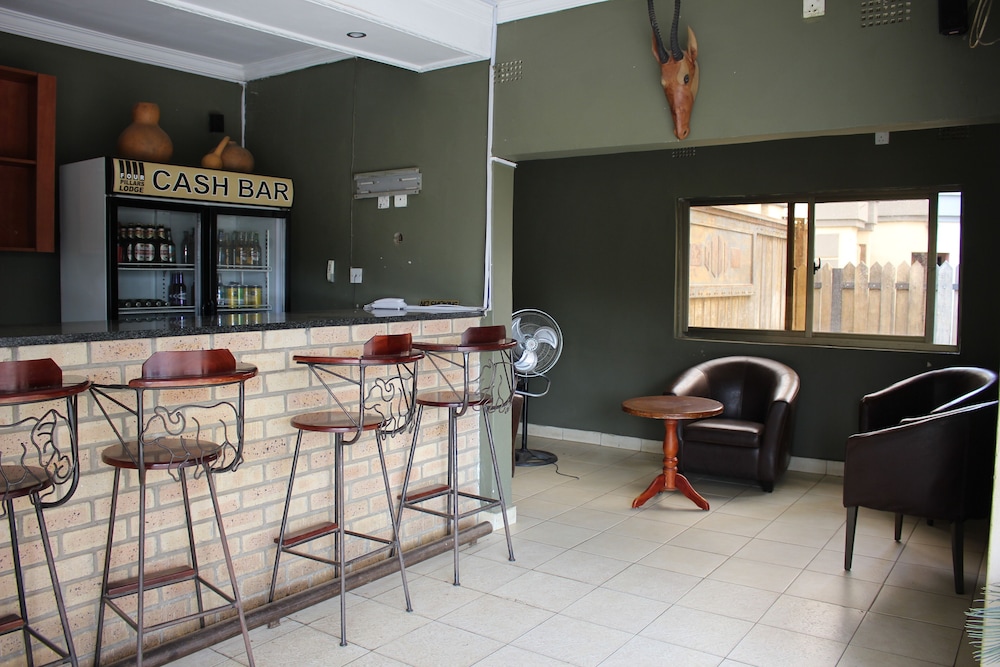 Four Pillars Lodge