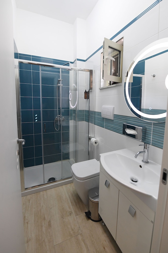 Scilla SeaFront Rooms