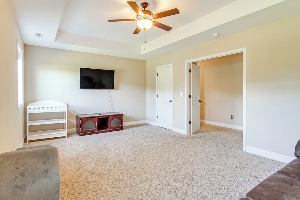 18 Mi to Pinehurst: Quiet + Spacious Family Home!