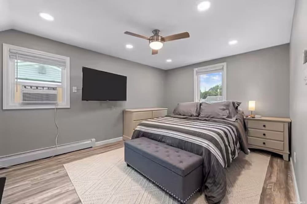 Newly Designed 3Br-2Ba Home