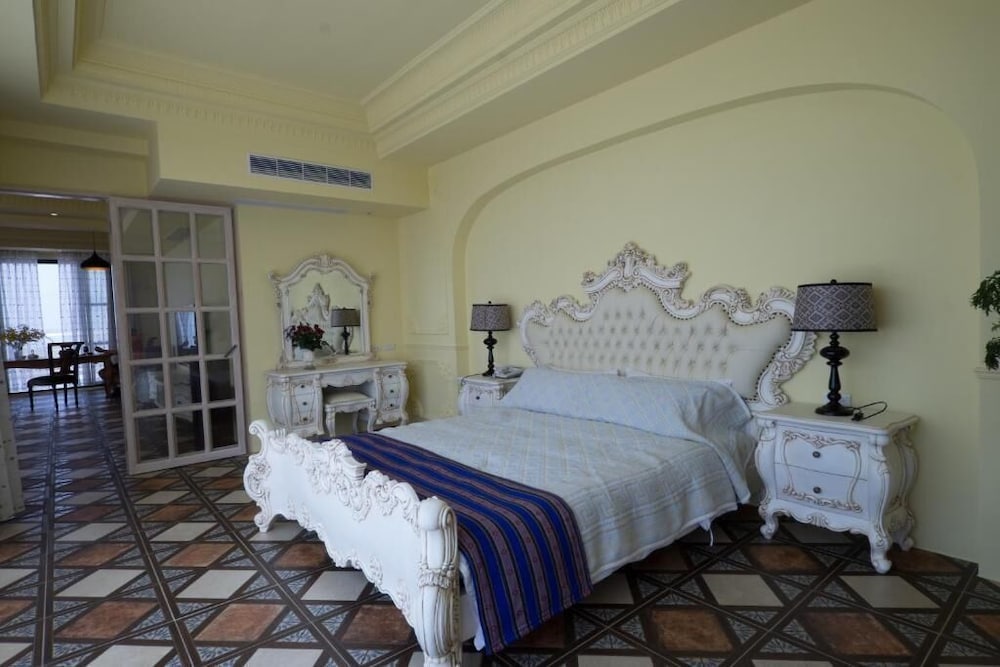 23.5 Blue B & B