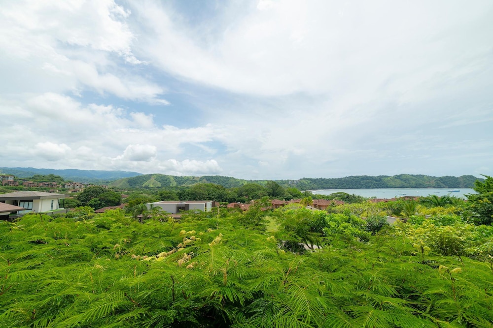 Montebello 1E 3 bed 3 Bath Ocean View