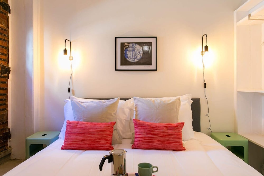 Sunlit Photographers 1bedroom Apartment in Alcântara view 2
