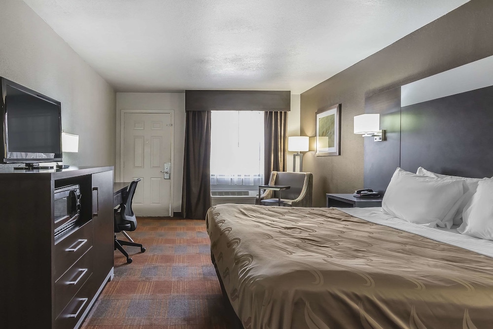Quality Inn & Suites Stuttgart North