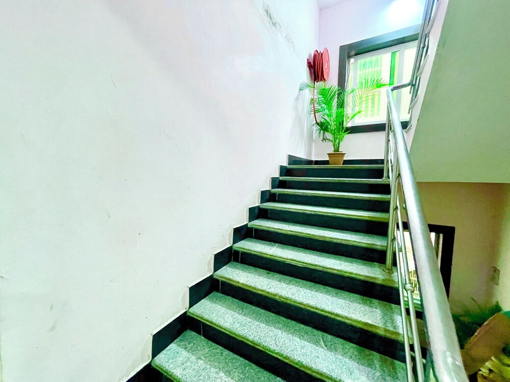 Hotel President Inn -near Temple & Beach
