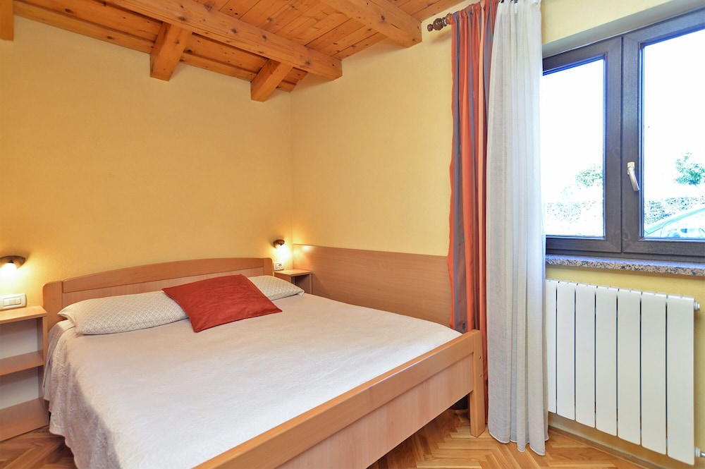 Apartments Pam 379