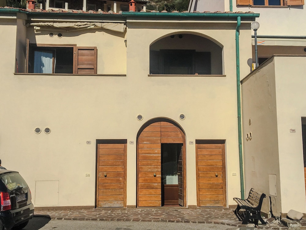Casa del Porticciolo di Capraia