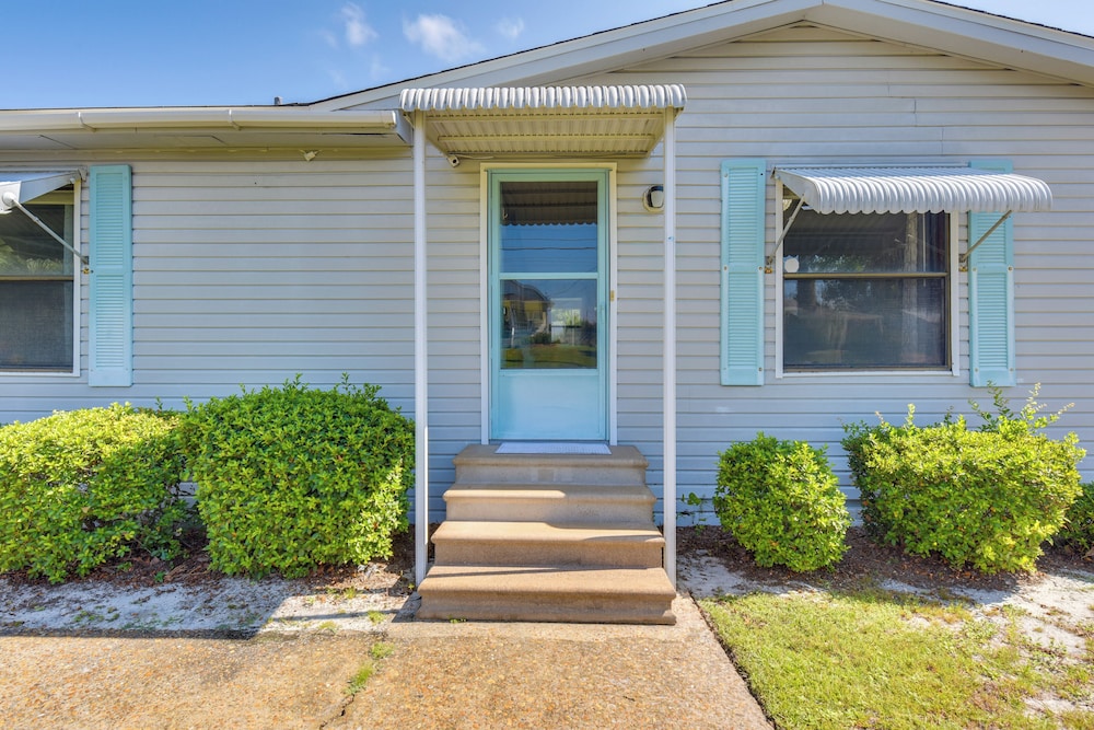 PCB Family Home w/ Sunroom, 1 Mi to Shore!