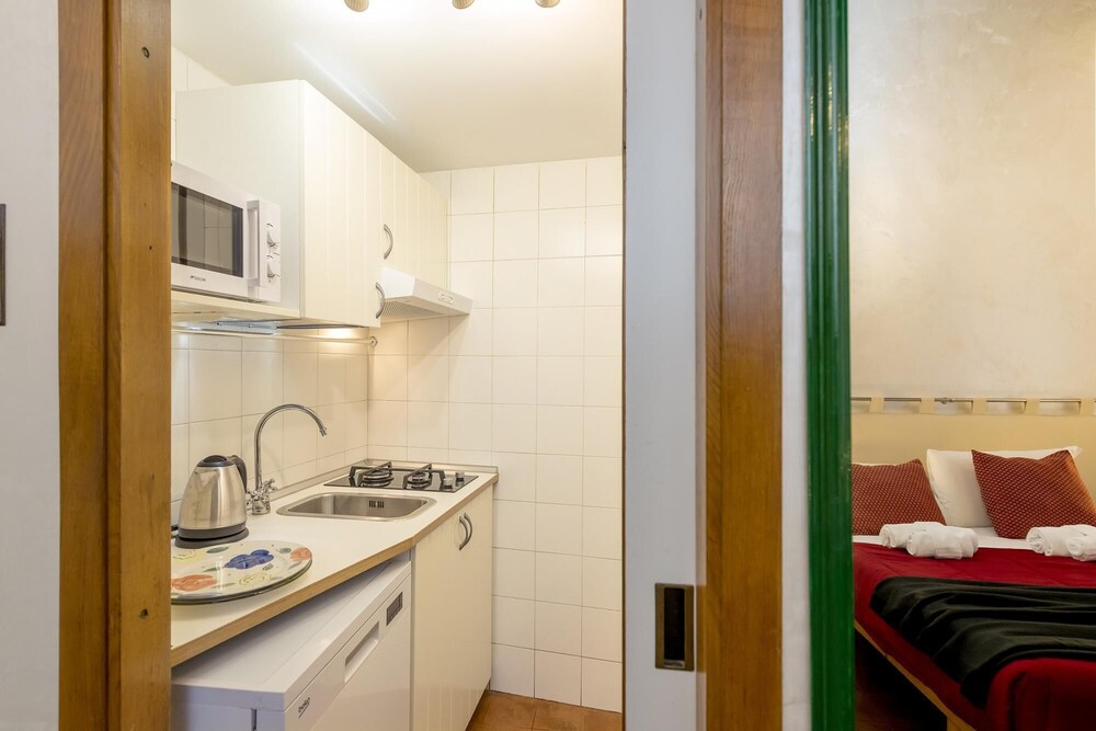 Giglio in Roma With 1 Bedrooms and 1 Bathrooms