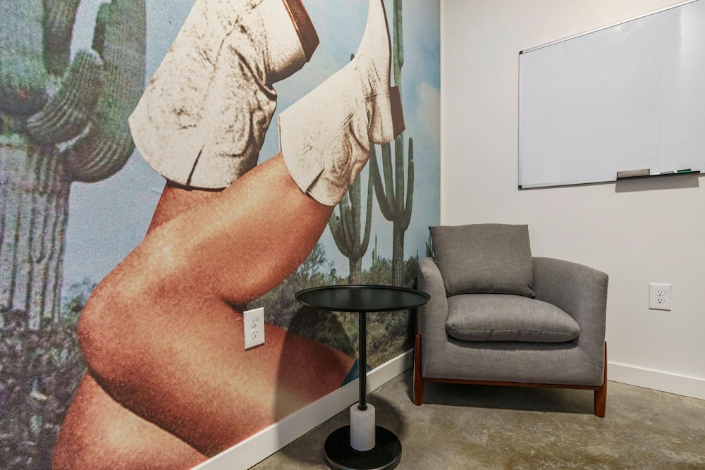 Mid Main Lofts 7122 Trendy 1BR Loft w Office Midtown view 2