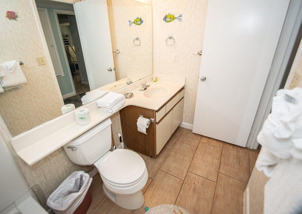 Sea Castle 8g 3 Bedroom Condo