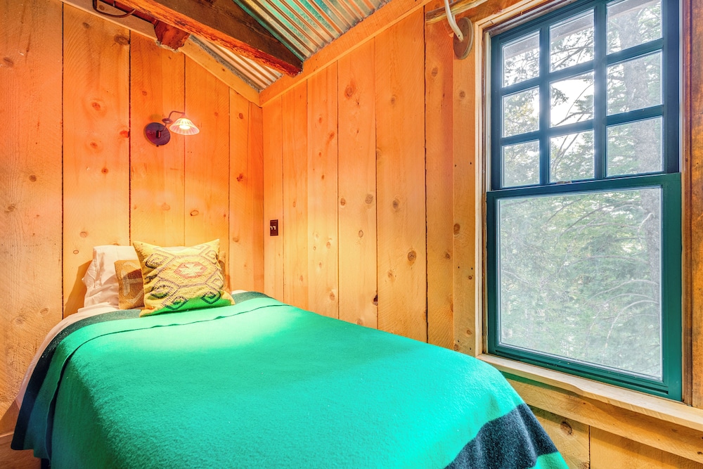 ~ 13 Mi to Main St: Park City Cabin w/ Mtn Views!