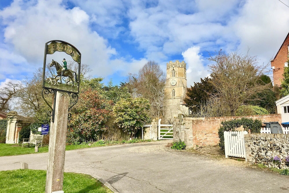 The Round House