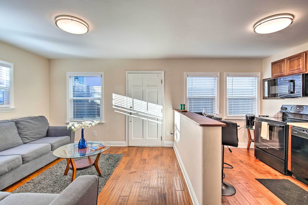 San Diego Apartment ~ 1 Mi to Gaslamp Quarter