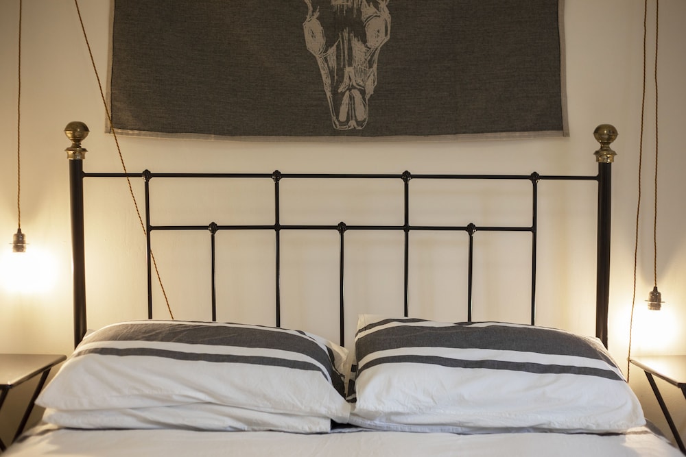 Old Town Grade II Listed 2 Bed view 3